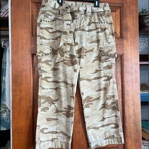 DKNY Capri Camo Pants 8